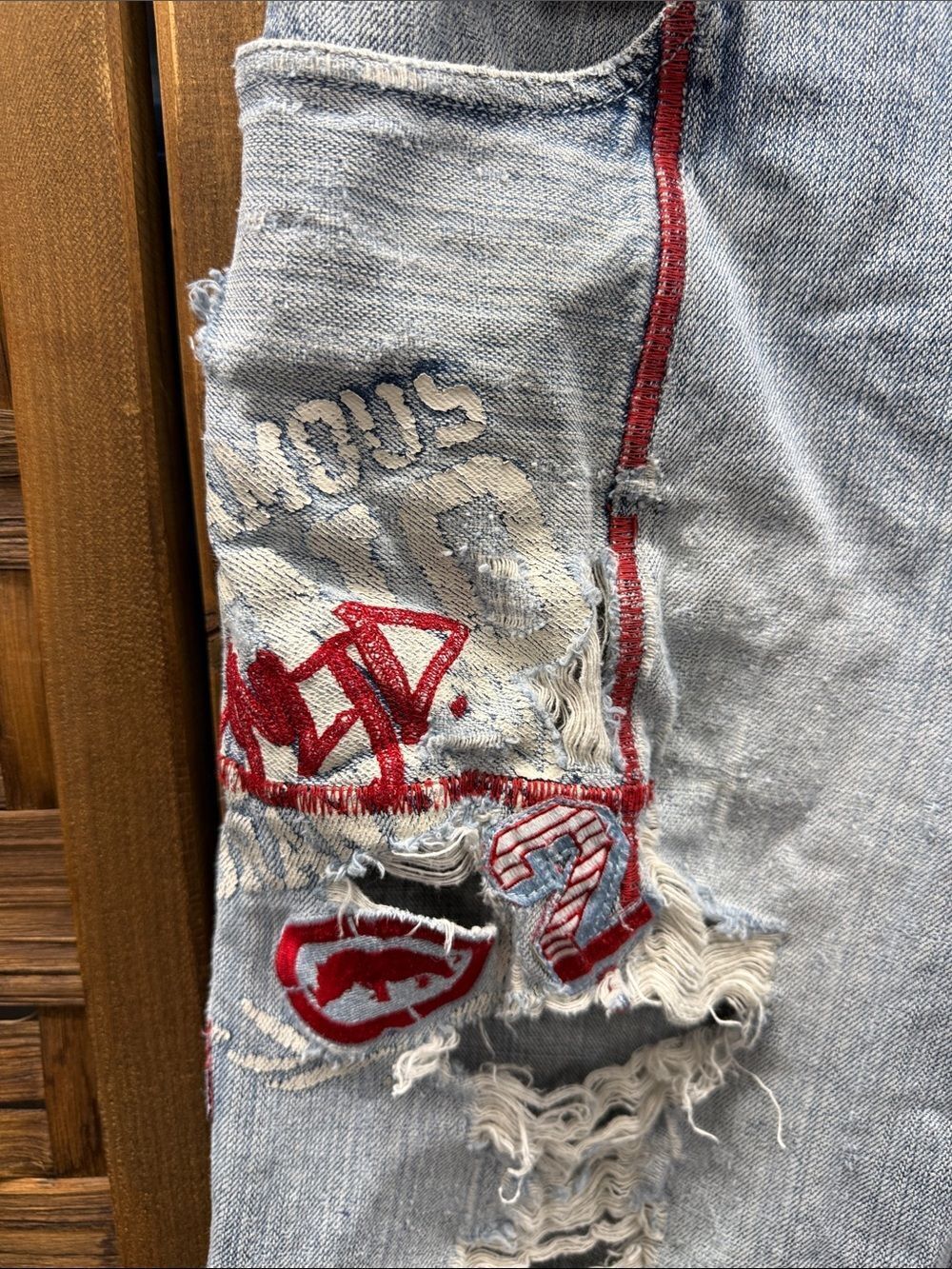 Vintage Y2K Ecko Unlimited Light Wash Denim Shorts with Red Trim - Picture 3 of 5